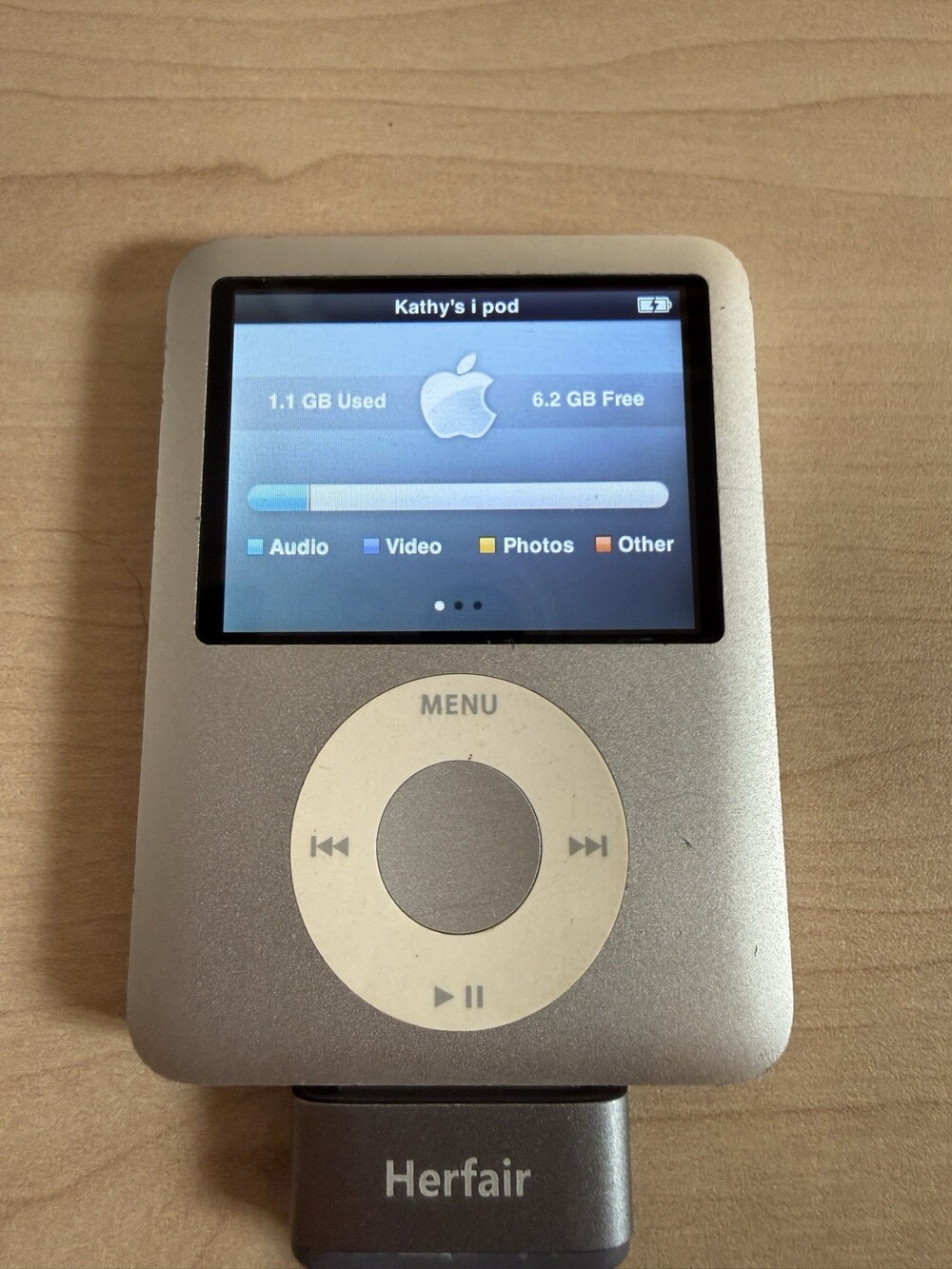 Apple iPod Nano 3rd Gen 8GB Silver A1236 Tested/Working With Bad Battery